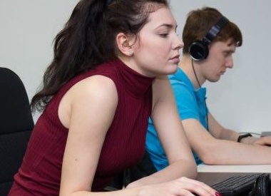 Упражнения, которые спасут вашу осанку, если вы много сидите