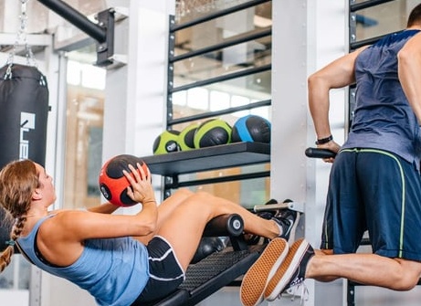 Высокоинтенсивная интервальная тренировка, которую можно провести на пляже